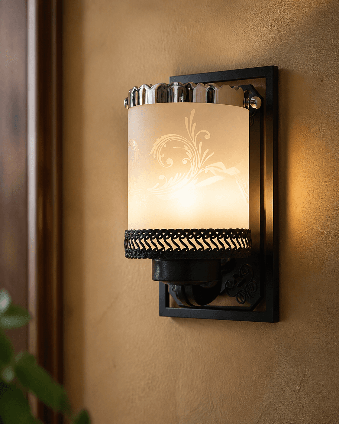 Decorative Frosted Glass Wall Sconce